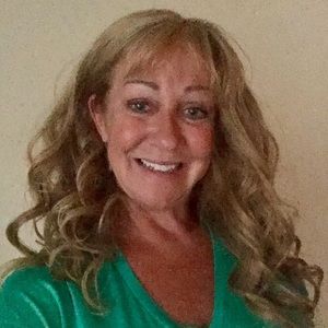 Meet your Posher, Deborah